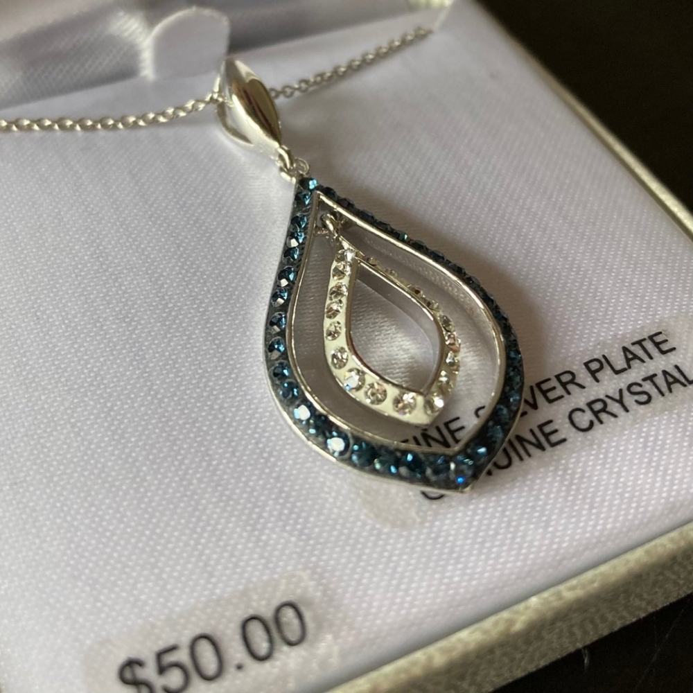 New Silver Teardrop Necklace